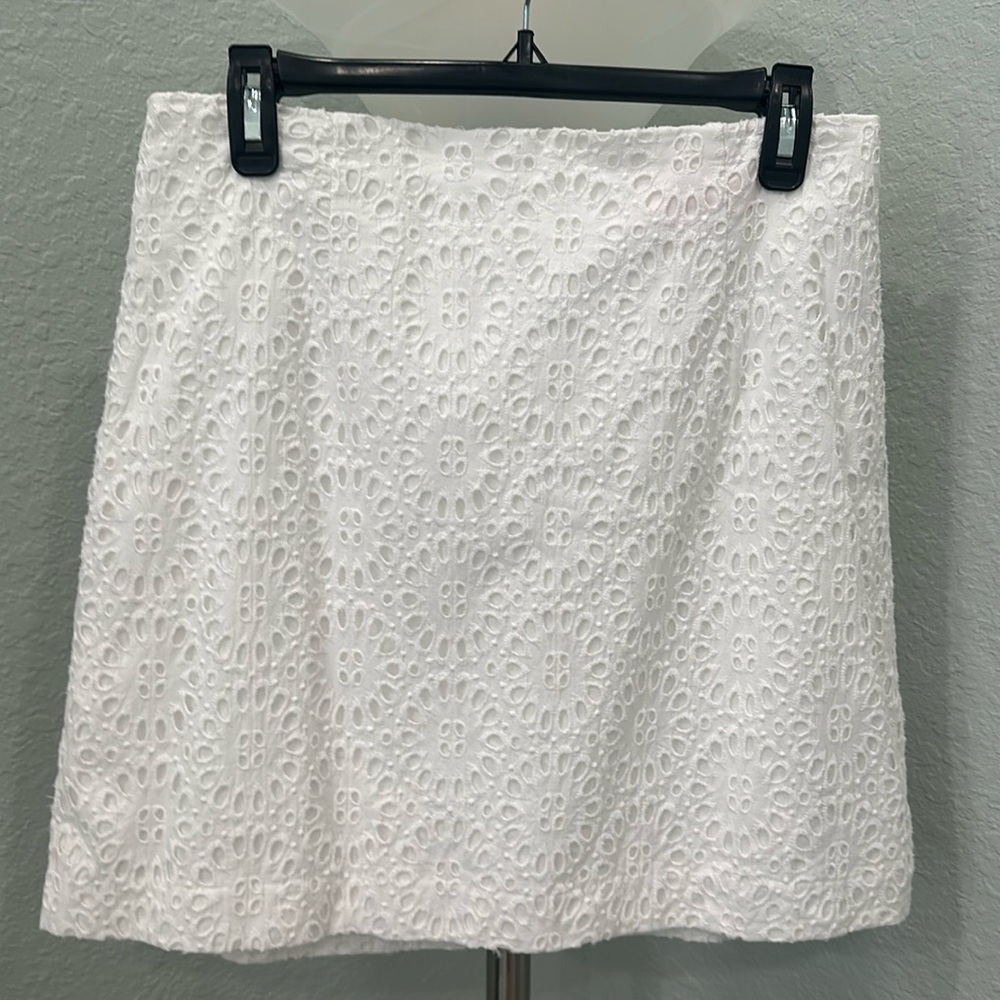 Lily Pulitzer Izzy White Eyelet Skirt. Beach Paradise Resort White. Size 8. EUC
